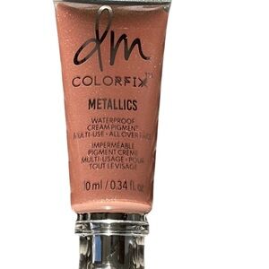 Danessa Myricks Colorfix Metallics/Creams – Shade: Ballerina